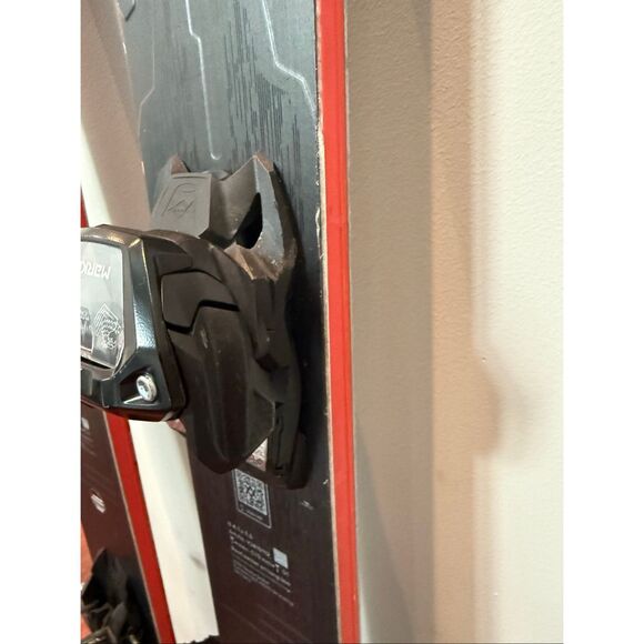 Volkl 2025 M7 Mantra 184cm skis with 2025 Marker Griffon13 ID ski bindings - Picture 5 of 7